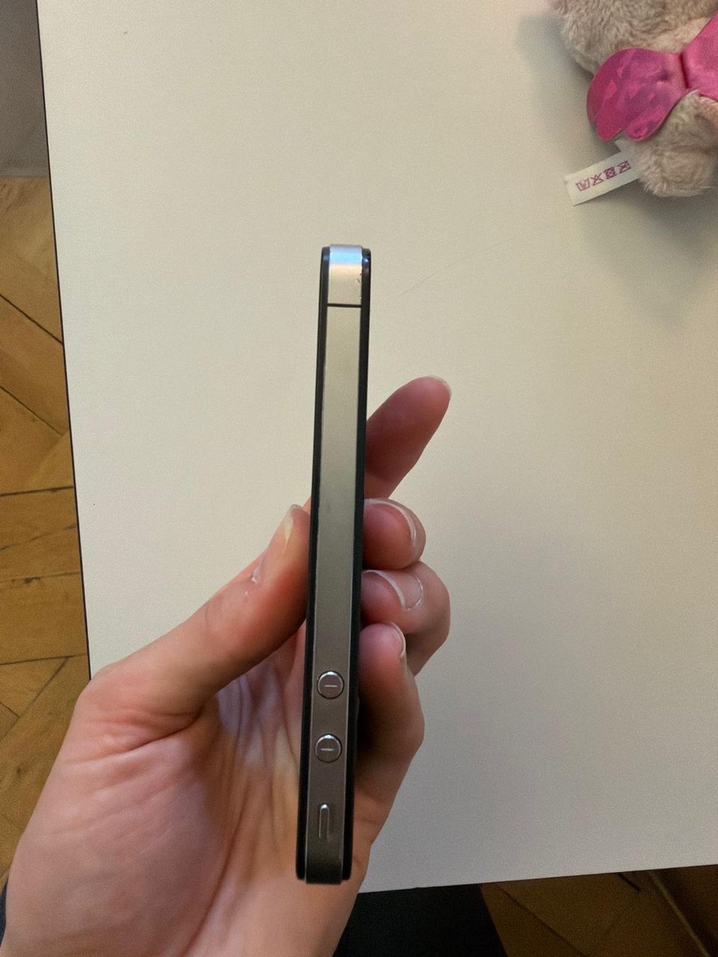 Apple Handys / Smartphones: Apple iPhone 4, gebraucht, Rückseite beschädigt – Gebraucht aus Bern von adv_d7hj 4