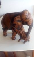 ELEPHANTENMUTTER MIT JUNGTIER, EDELHOLZ, CA. 34 CM GROSS