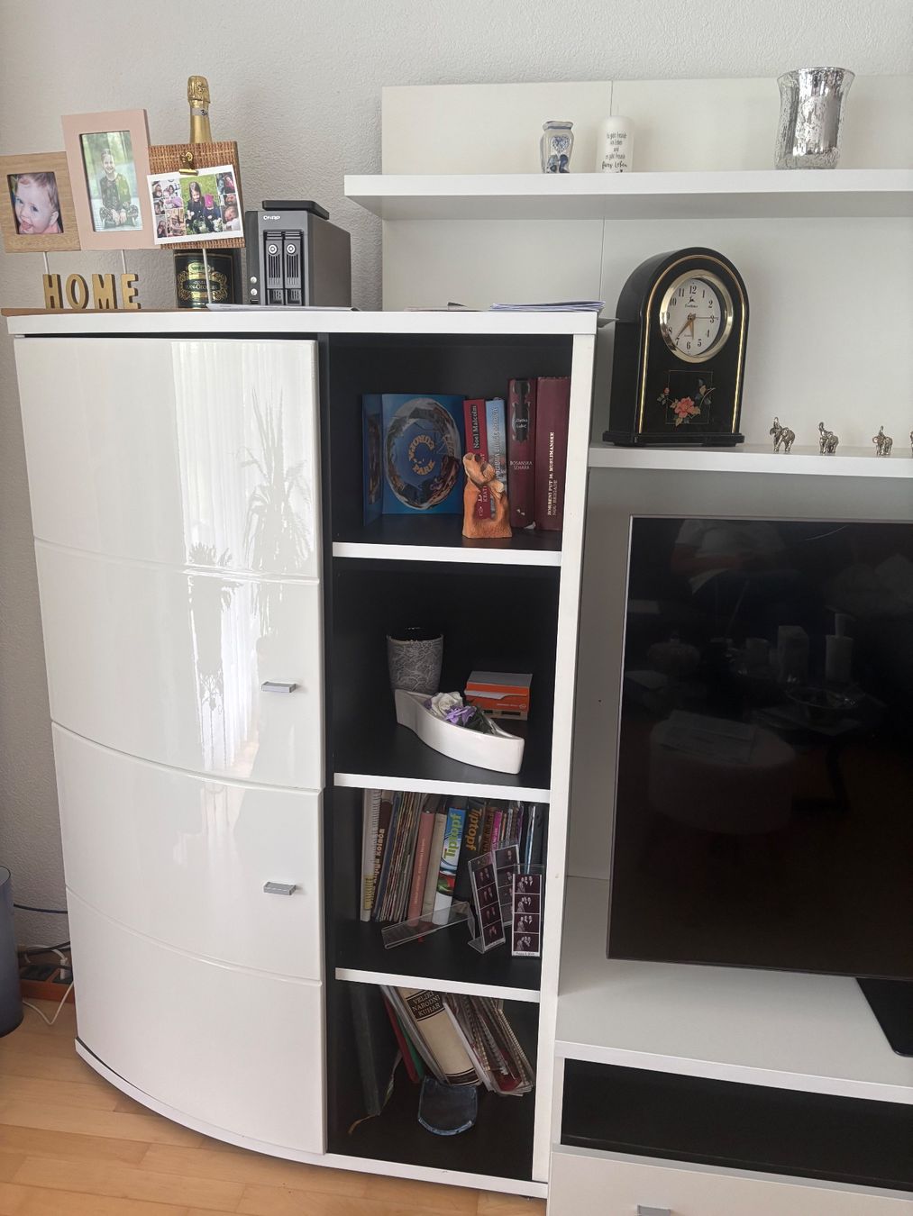 Scaffali: Moderne Wohnwand / TV-Wand – Usato da St. Gallen venduto da Medinax 3