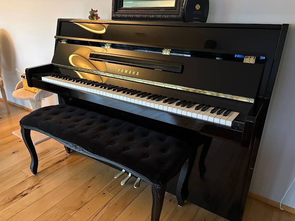 Yamaha Strumenti musicali: Piano droit YAMAHA – Usato da Vich venduto da NatachaCK 1