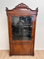 Antike Neorokoko Vitrine mit Schnitzereien um 1850