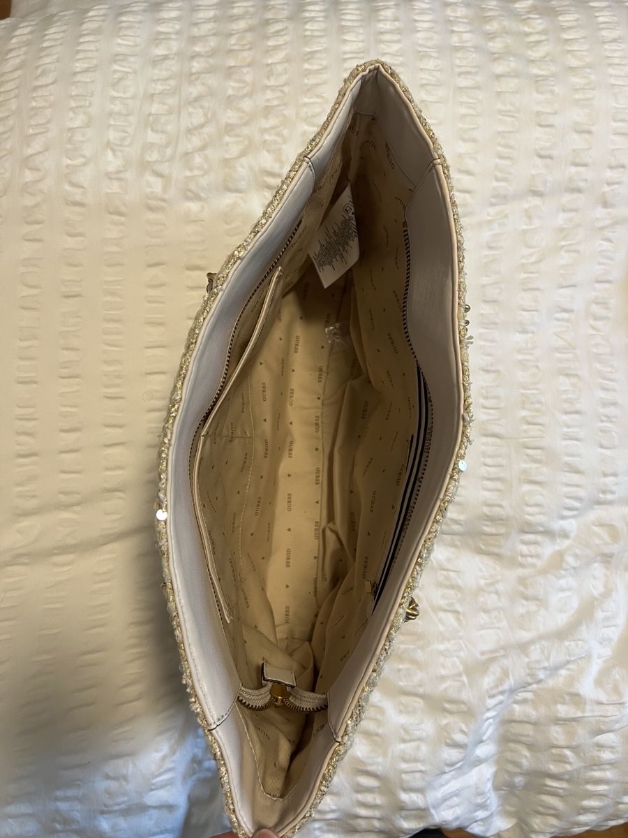 Guess Sacs femmes: Guess Handtasche – Neuf (Voir description) à Stallikon par Aleexus 2