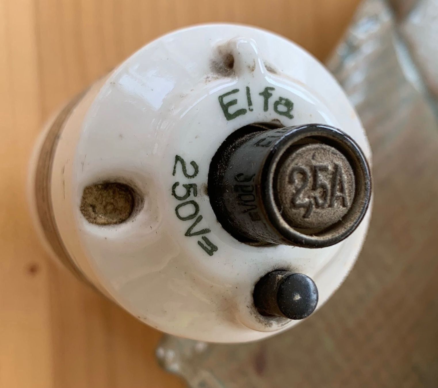 Componenti elettronici: Sicherungsautomat antik – Usato da Zürich venduto da ruedigg 1