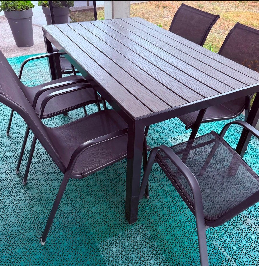 Set de table et chaises: Gartentisch mit 6 Stühlen – D'occasion à Niederurnen par marstwix