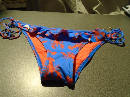 Bikinihosen ca. Grösse S, blau, rote Krebse