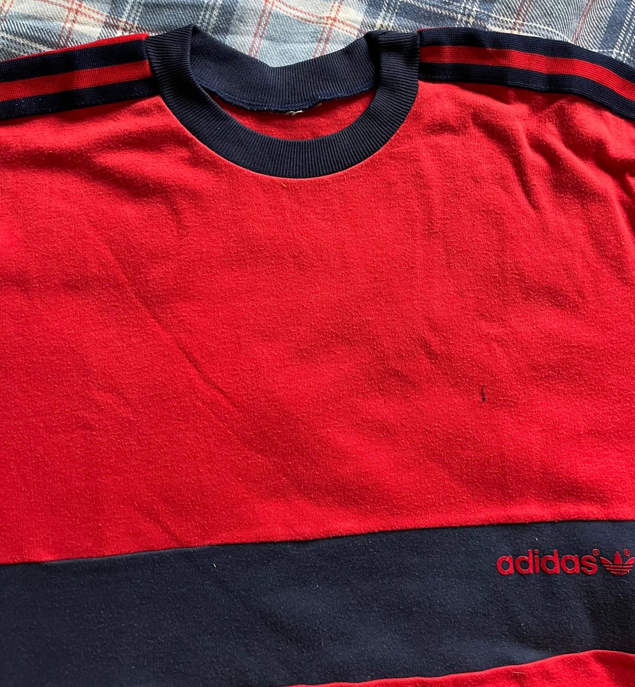 Adidas T-shirt: Vintage Adidas t shirt – Usato da Zürich venduto da til_smy2 1