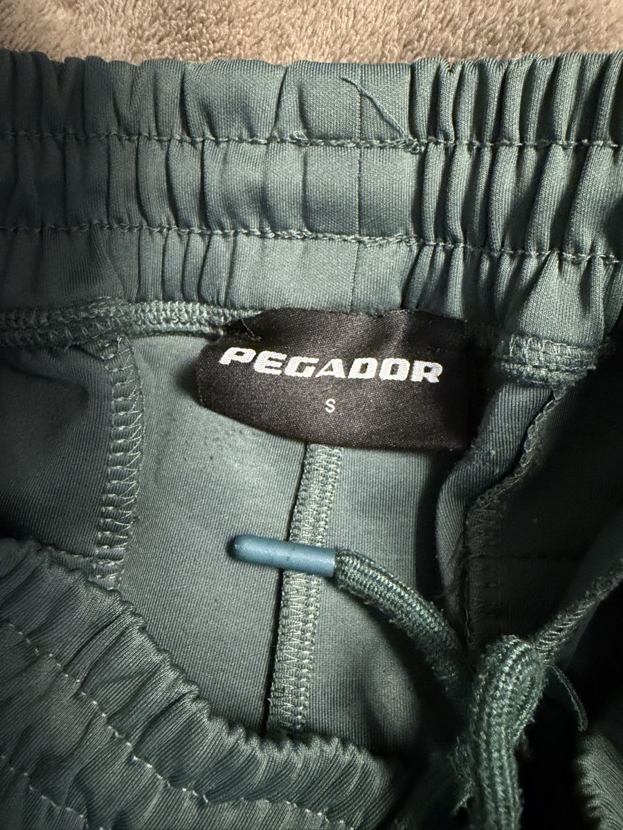 Pegador Pantaloni: Pegador Schöne Jogginghose – Usato da Wetzikon ZH venduto da yan_f5xf 2