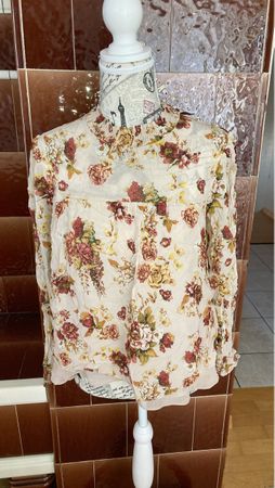 Zara Bluse Blumenmuster Gr.M🌹