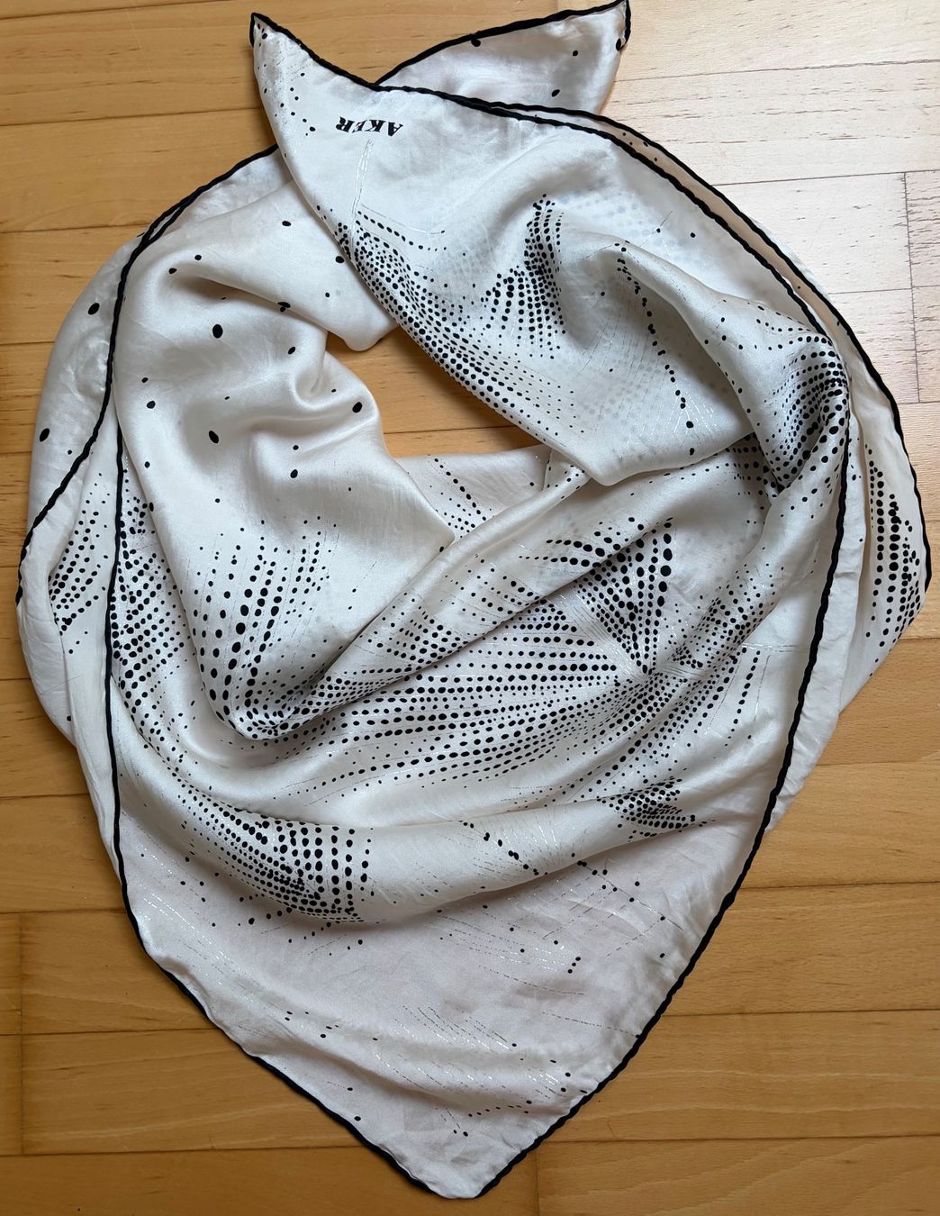 Foulard & Sciarpe: Akar Seide Foulard – Usato da Unterägeri venduto da Jutka_04