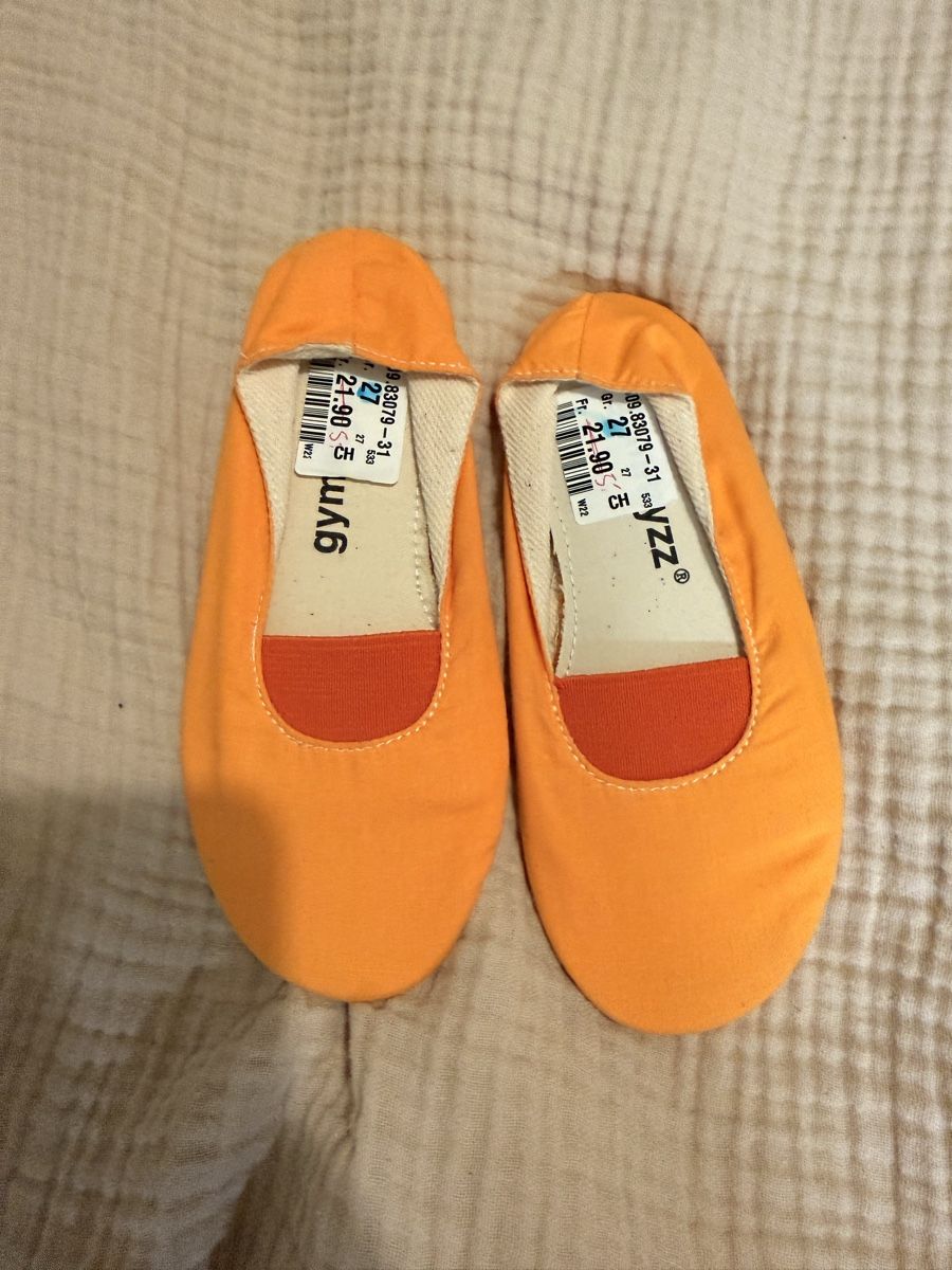 Scarpe per ragazzi: Turntäppeli Orange Gr.27 – Nuovo (secondo la descrizione) da kollbrunn venduto da veronic.h