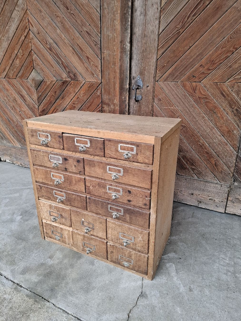 Cassettiere: Apothekerschrank  – Usato da Utzenstorf venduto da S.Roethlisberger 1