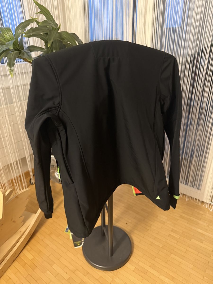 Giacche: Peak Mountain Softshelljacke schwarz Grösse L neu – Nuovo e nell'imballaggio originale da Widnau venduto da orc_v9d8 7