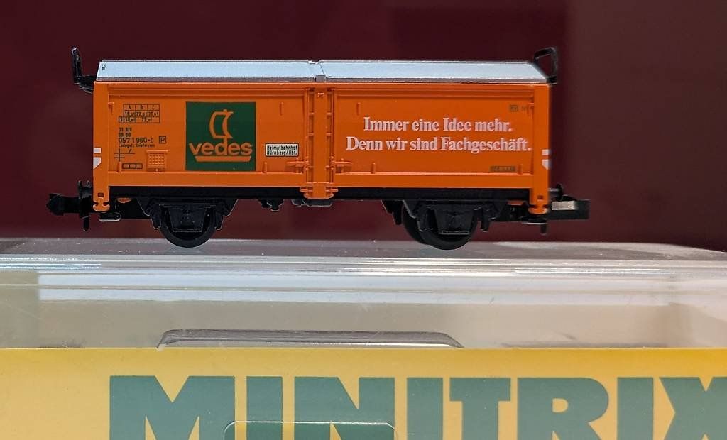 Trix Modellini di ferrovie: Spur N Güterwagen "vedes" – Usato da Reinach BL venduto da angus74 3