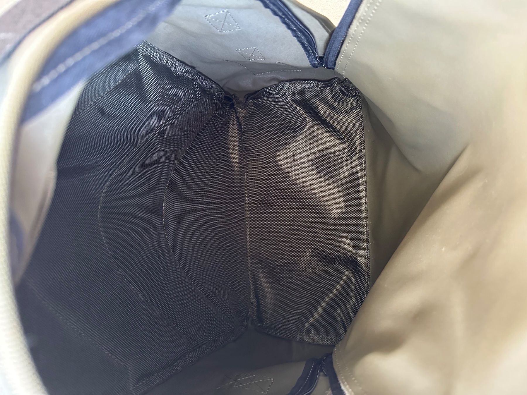 Schweizer Armee Zaini: Schweizer Armee Tagesrucksack – Usato da Ebikon venduto da Gaenggeliwaar 3