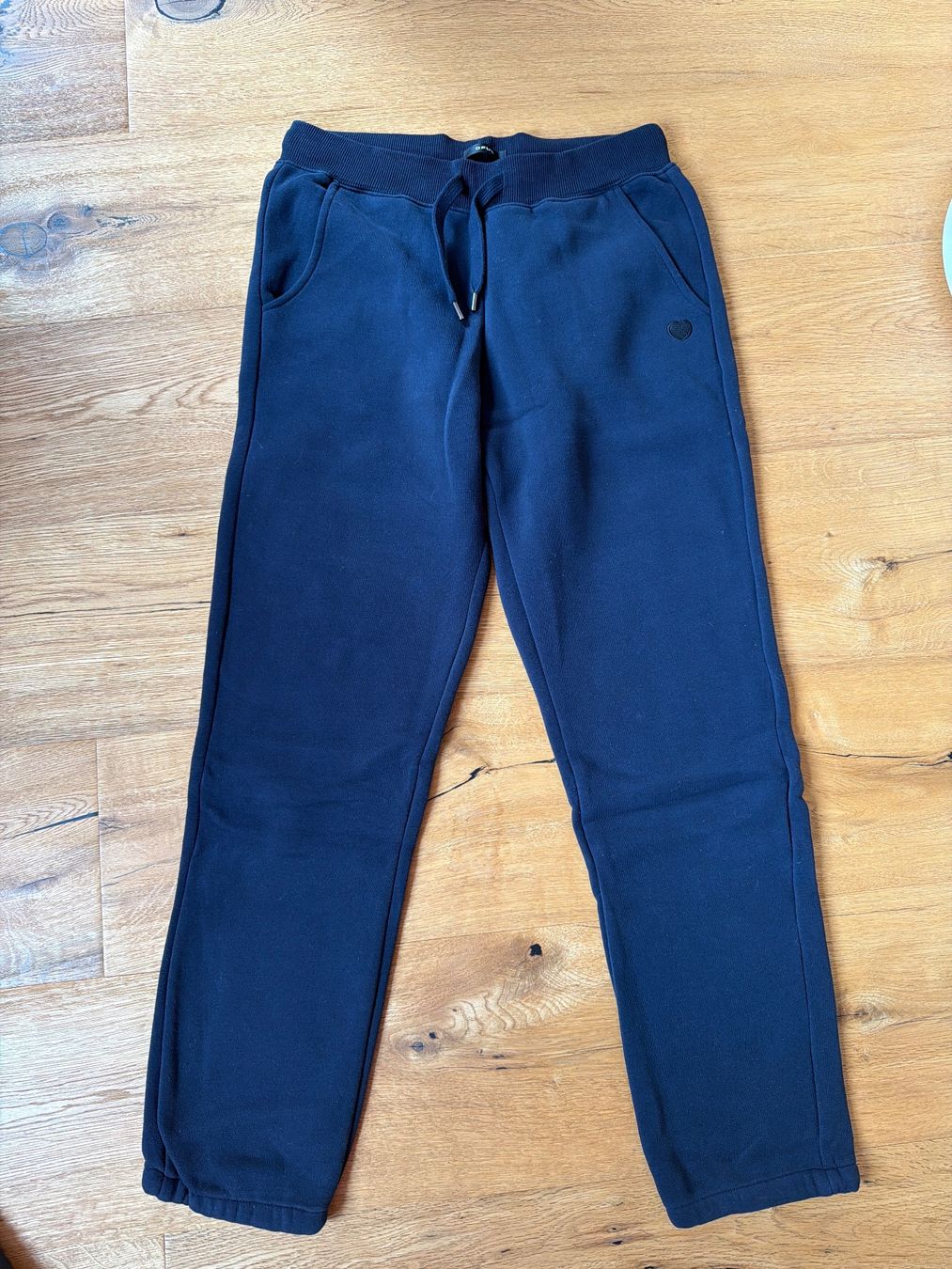 Opus Pantaloni: jogginghose opus – Usato da gurzelen venduto da malu04