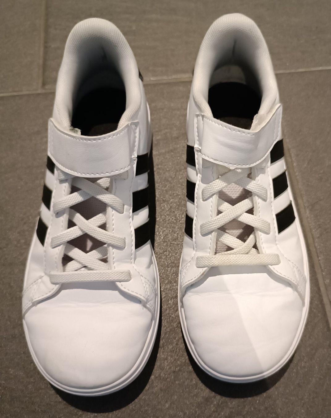Adidas Schuhe für Jungen: Adidas Turnschuhe Gr. 34 – Neu (gemäss Beschreibung) aus Wangs von Pammy333