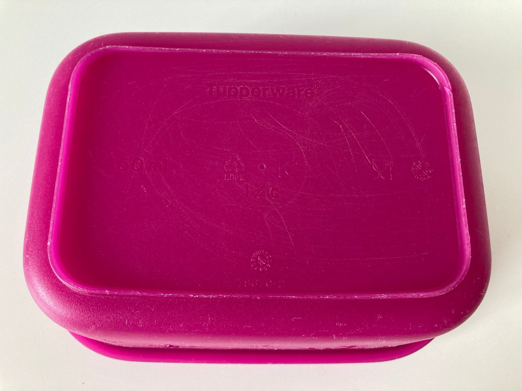 Tupperware Contenitori & Simili: Récipient Tupperware rose fuchsia 150ml état d'usage ... – Usato da Biel/Bienne venduto da almercaa 1