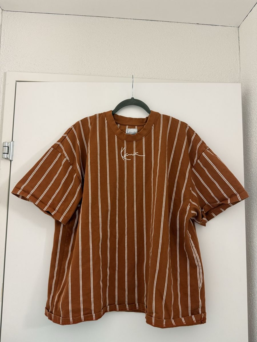 T-shirt: Karl Kani oversize M T-shirt  – Usato da Emmen venduto da mar_7wfr