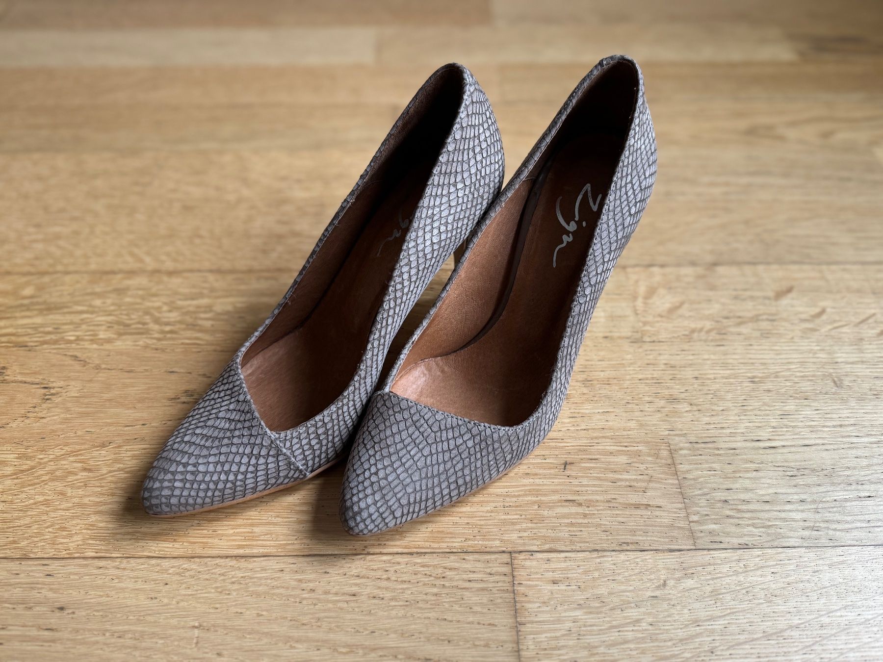 Damenschuhe: Elegante Pumps mit Schlangenoptik, Grösse 37 – Neu (gemäss Beschreibung) aus Inwil von san_zh 5
