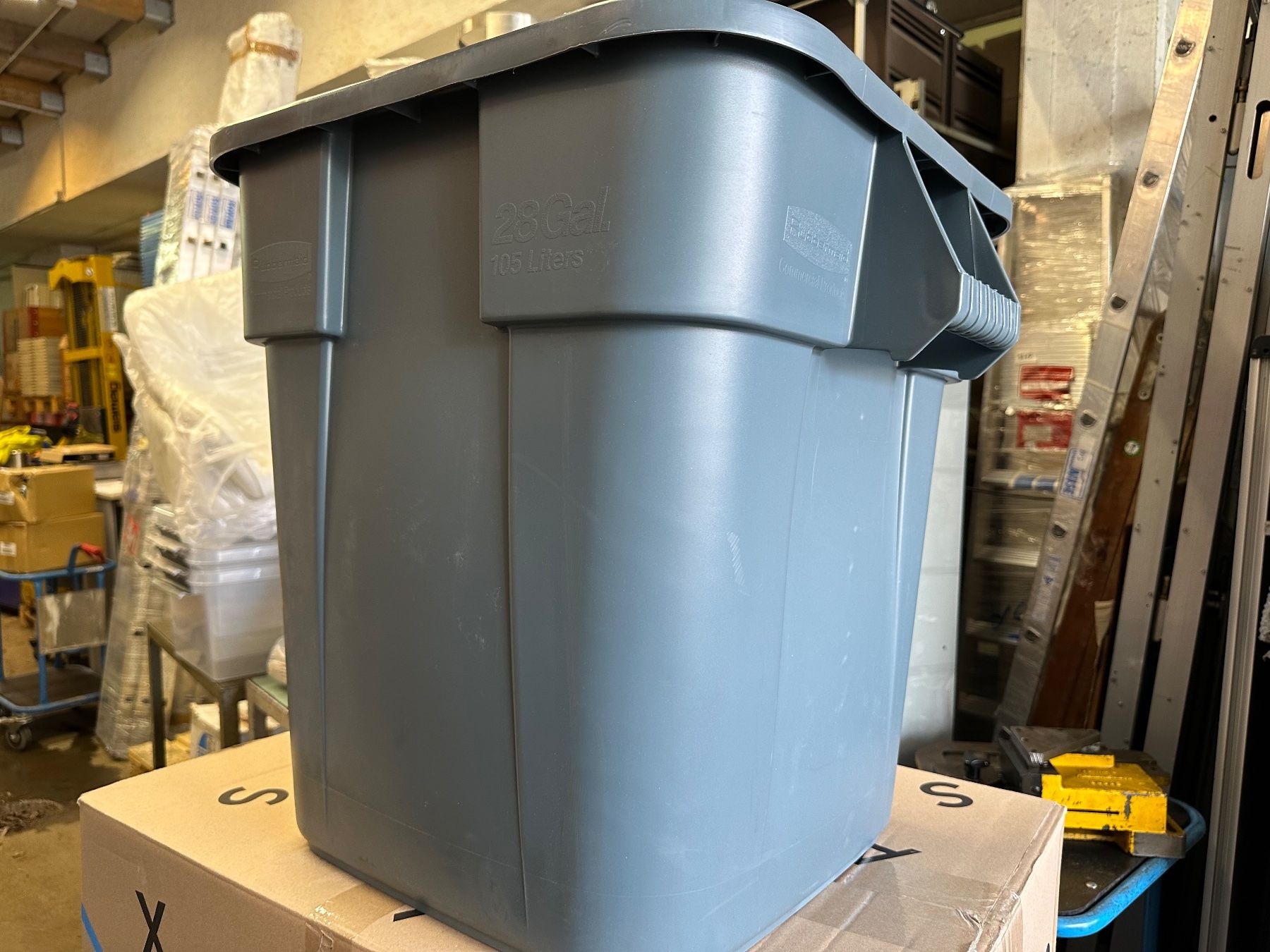 Contenitori & Simili: neuer Universalcontainer, quadratisch Rubbermaid – Nuovo (secondo la descrizione) da Necker venduto da liq24