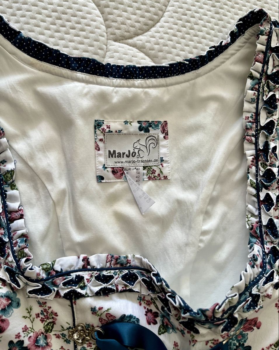 Robes: Dirndl – D'occasion à Aarburg par Juere8 1