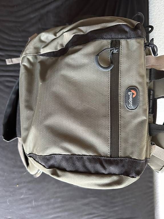 Lowepro Zaini: Hochwertiger multifunktioneller Fotorucksack – Usato da Gümligen venduto da DanielKneubuehl 3