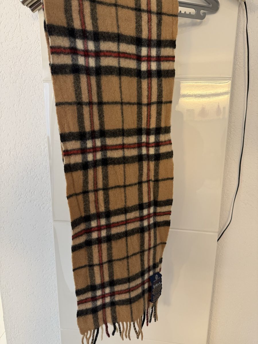 Foulard & Sciarpe: Warmer Winter Schal aus Wolle, kariert. – Usato da Schlieren venduto da Flower5 3