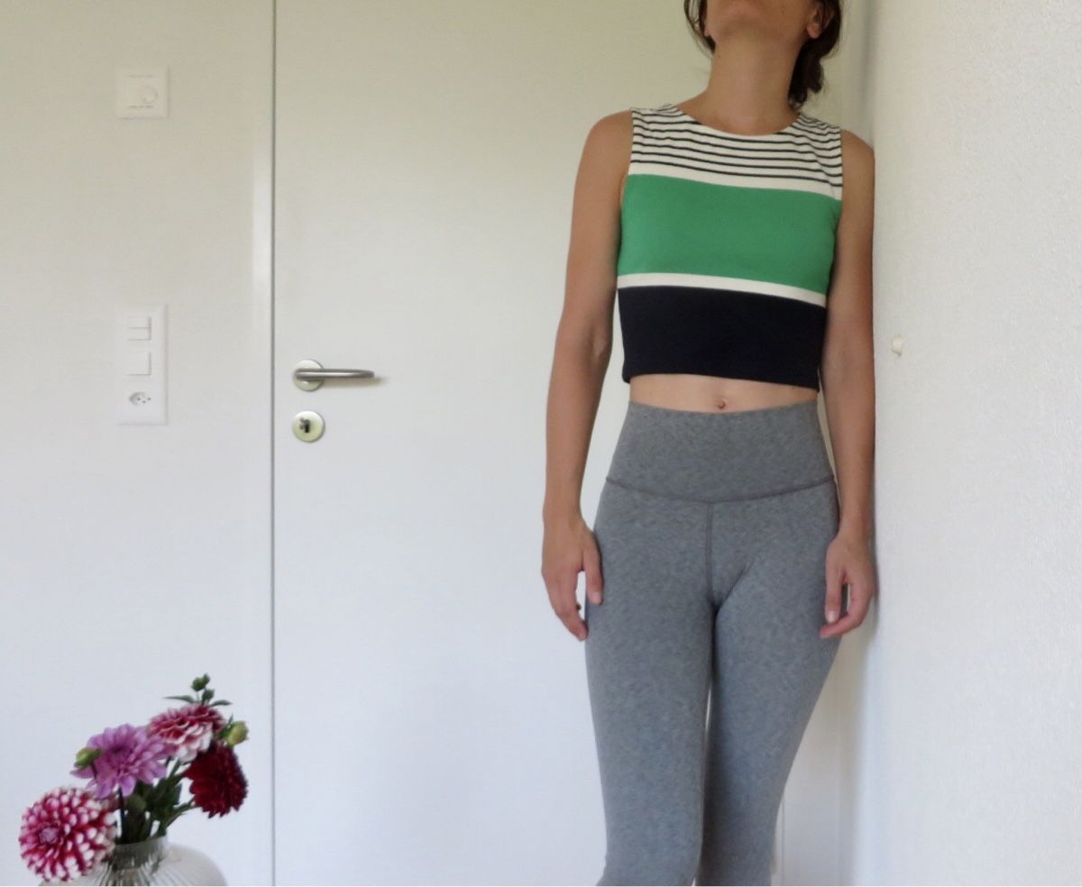 Urban Outfitters Tops: Crop Top – Gebraucht aus Wetzikon ZH von Purple_Jersey 2