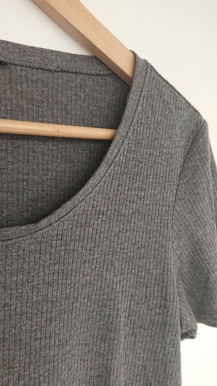 T-shirt: Damen Basic T-Shirt Chicorée Gr. M Grau – Usato da Hallau venduto da CHACLA 1
