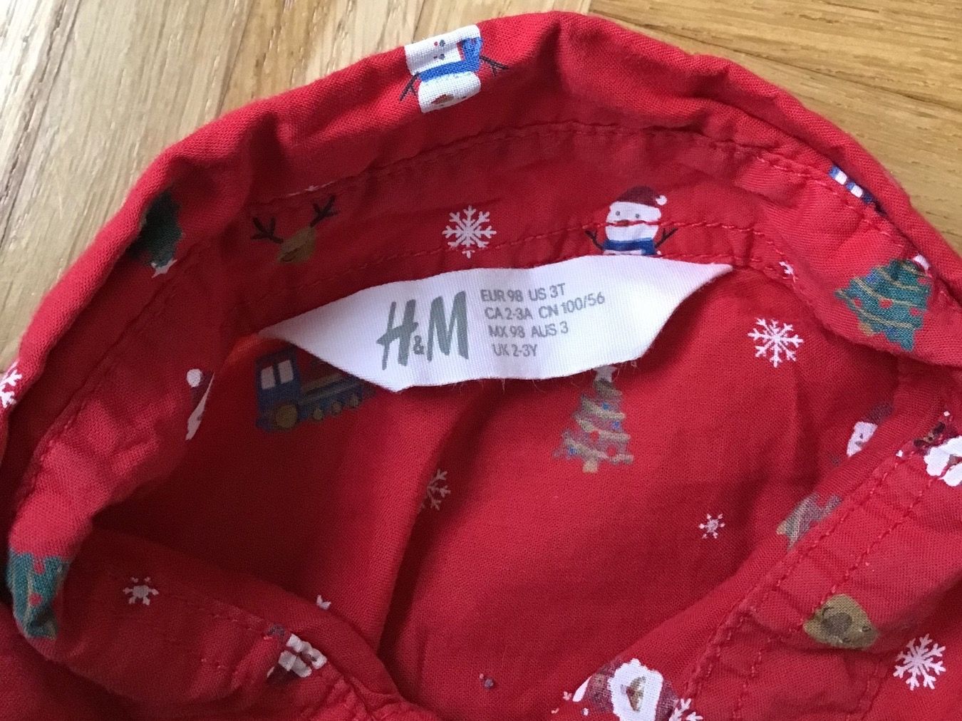 H&M Camicie, Top & T-shirt: H&M Neujahr Hemd Gr:98 – Usato da Seuzach venduto da Tureda 1