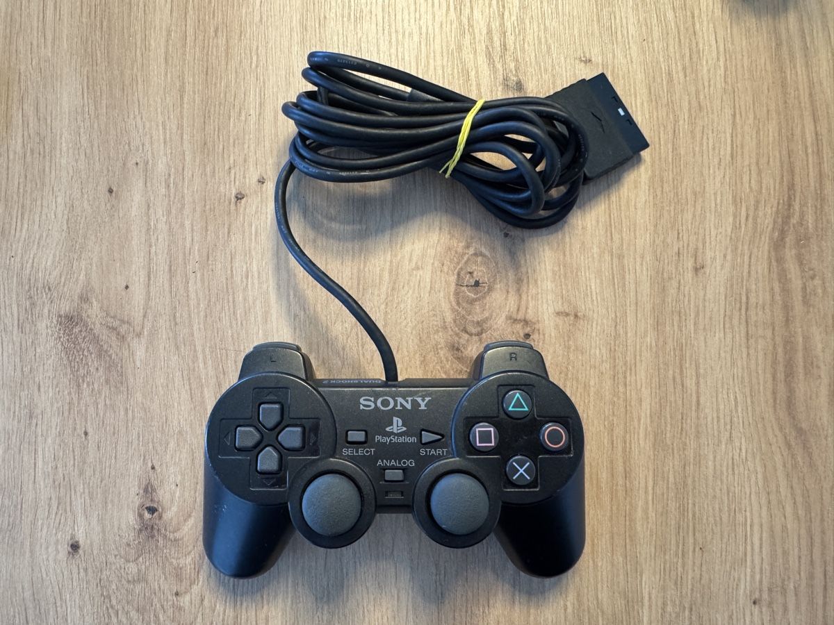 Sony Manettes: Sony PlayStation 2 Controller in schwarz – D'occasion à Biberist par etesummer