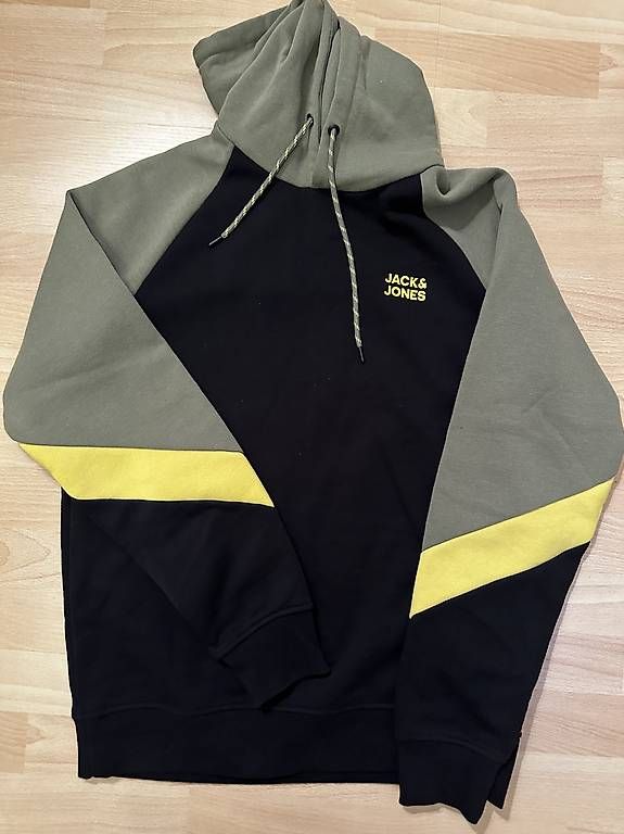 Jack & Jones Pullover & Sweatshirts: Pullover " Jack & Jones" grosse L – Gebraucht aus Hergiswil NW von Juliayy