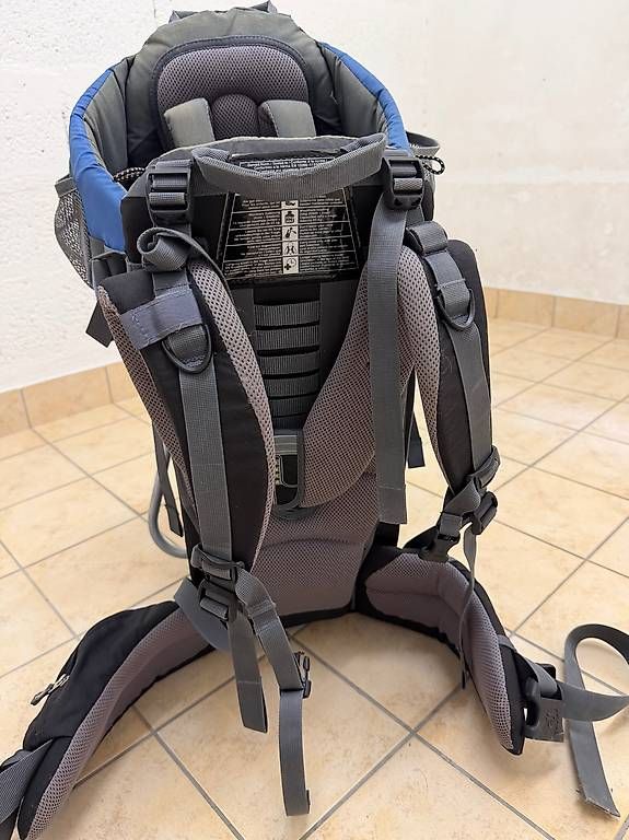 Porte-bébés ventraux & dorsaux: Sac à dos porte bébé Deuter – D'occasion à Morges par salamat78 1