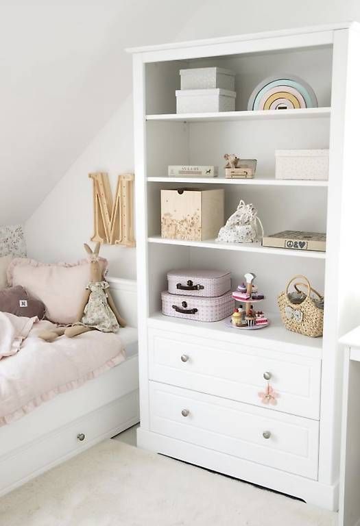 Tables à langer & accessoires: Wunderschöne Wickelkommode mit Regal von Bisal – D'occasion à Reitnau par ivyd