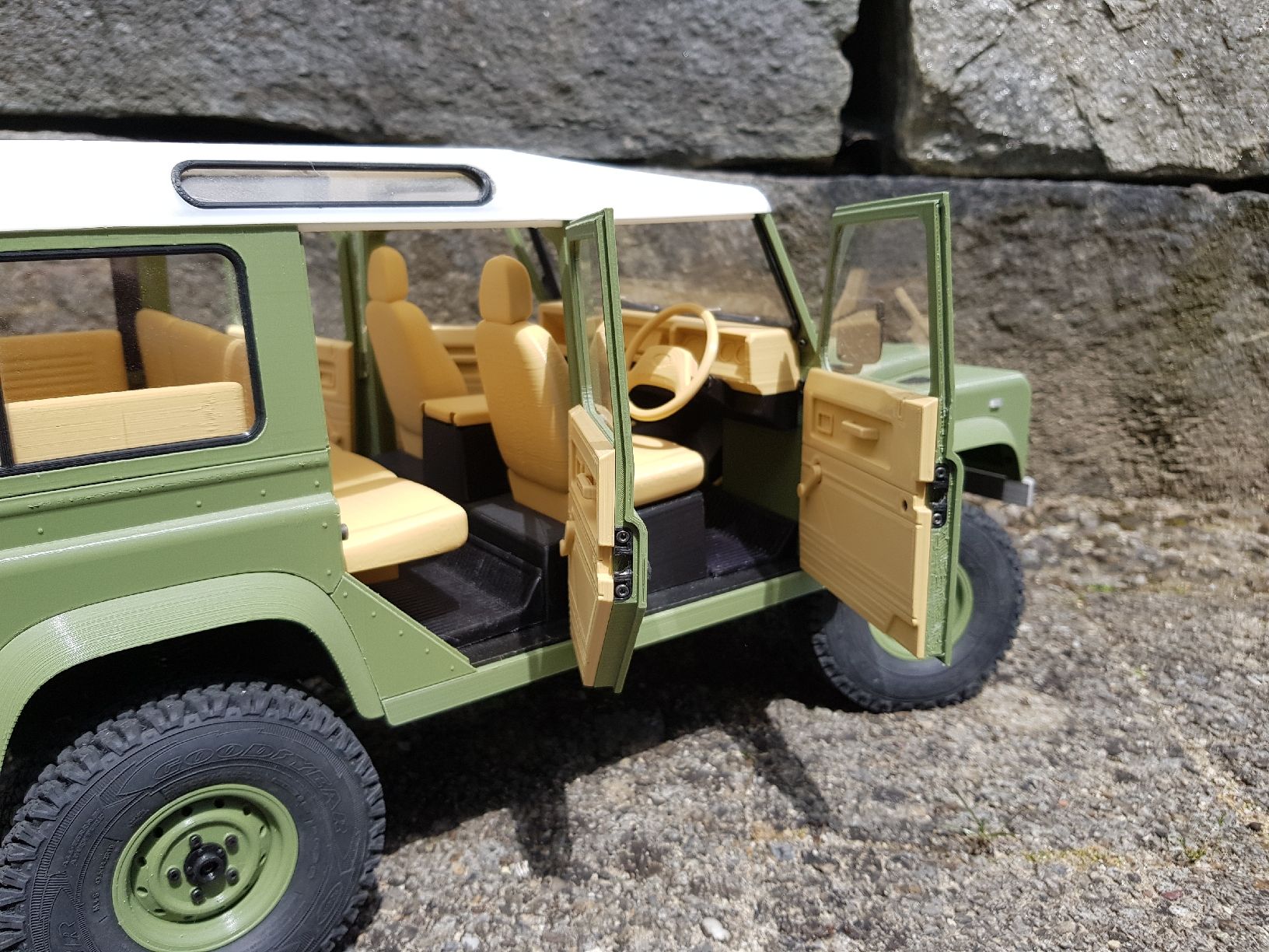 Modellismo RC: RC Landrover Defender – Usato da Hettlingen venduto da mat_ts7l 4