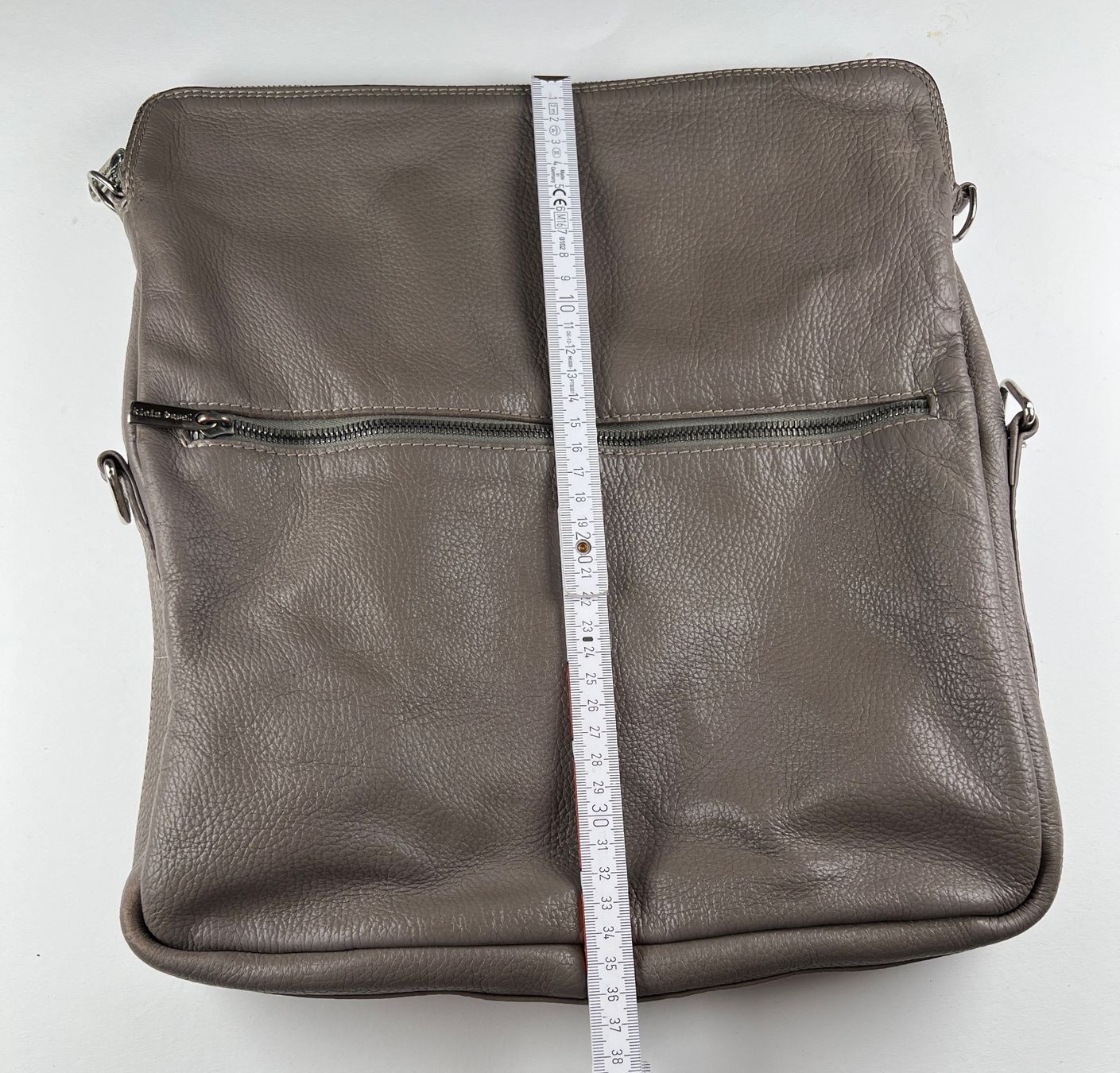 Kleinbasel Taschen für Damen: kleinbasel by Tanja Klein Tasche Mezza grau – Gebraucht aus Basel von gletscher69 9