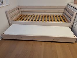 Flexa Bett mit Gästebett und Rausfallschutz