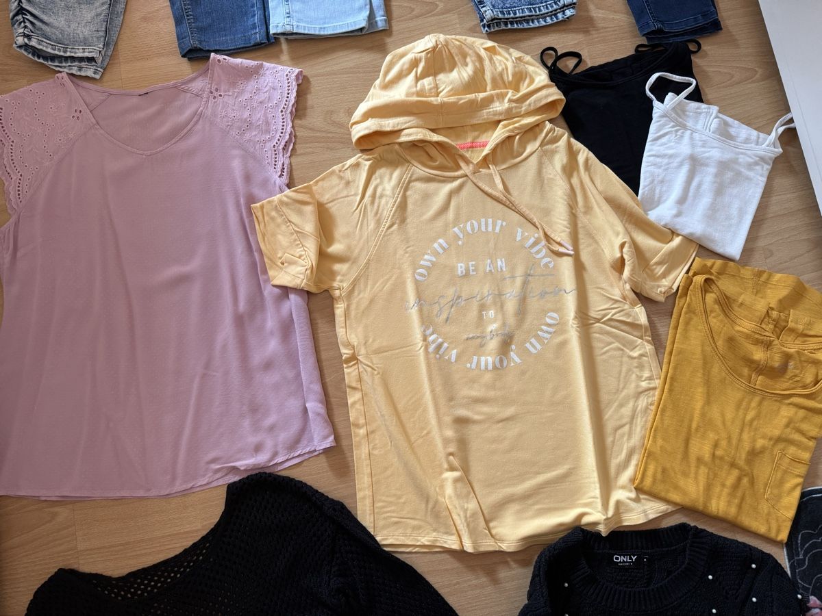 Kleiderpakete: Damen Kleiderpaket Jeans Pullover Tops Grösse 38 – Gebraucht aus arbon von auri4 2