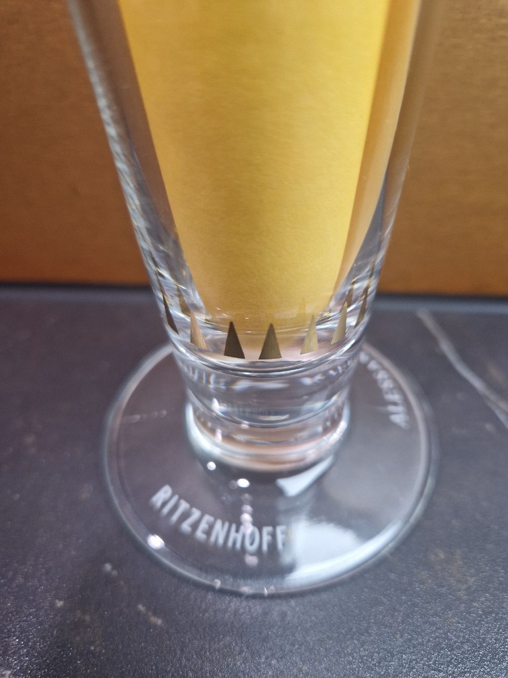 Ritzenhoff Gläser: Ritzenhoff Pils Glas Alessandro Guerrero – Gebraucht aus Lichtensteig von Cocabana_16 2