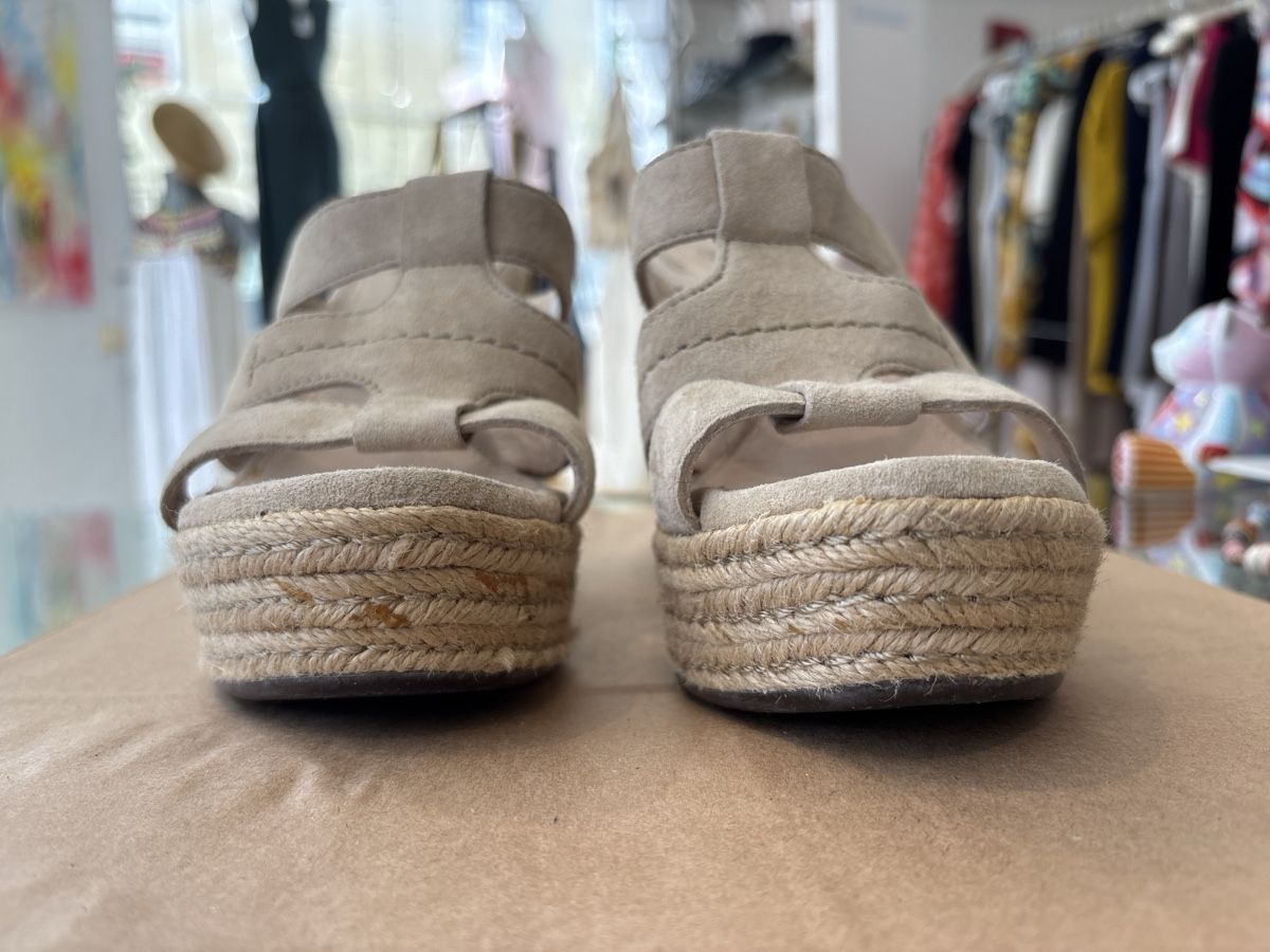 Ugg Scarpe da donna: UGG Keilabsatz Sandalen beige Grösse 38 Leder – Usato da Burgdorf venduto da VouSchoen 1