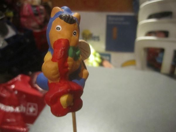 Statuette: Einsteckfigur Biene mit roter Blume – Usato da Zürich venduto da Motzkuh 1