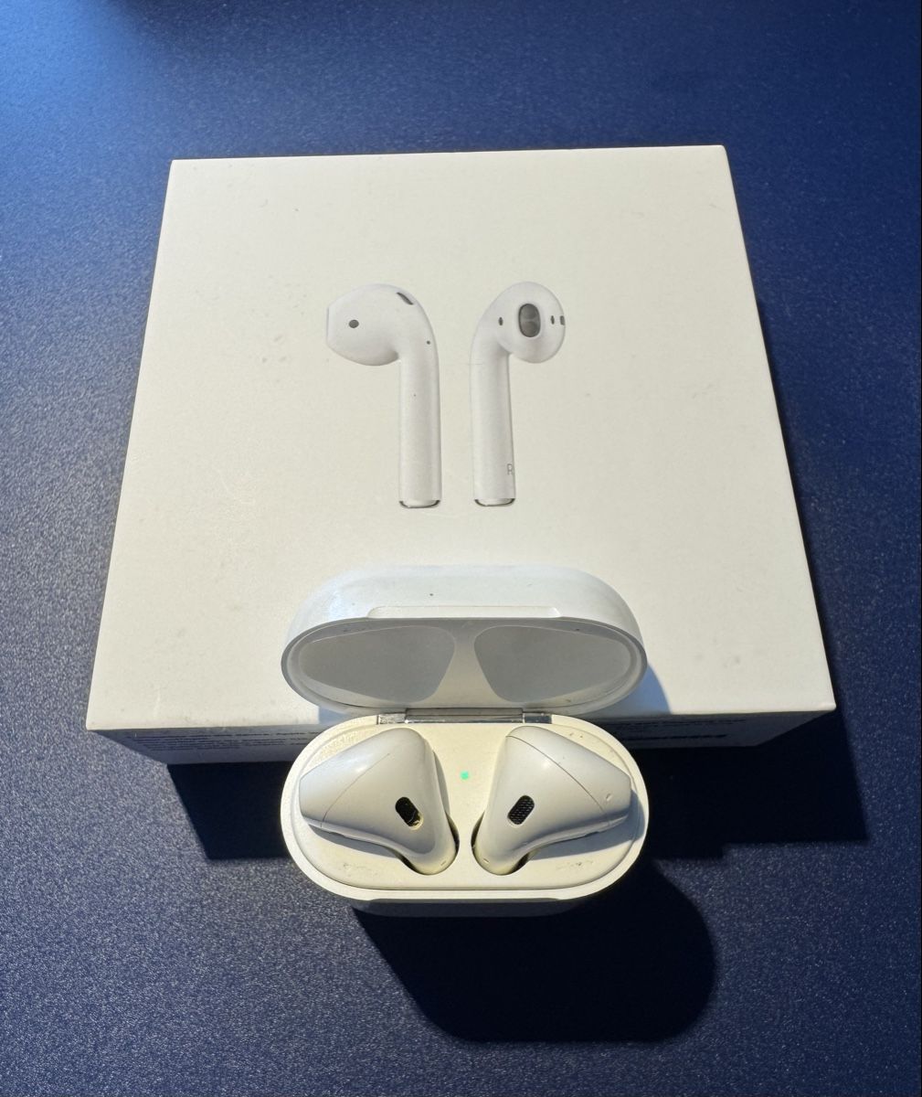 Apple Cuffie: Apple AirPods 2. Generation – Usato da Busswil BE venduto da Michael_Kobe 1