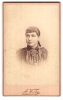 Fotografie A. Wicky, Bern, junges Fräul