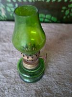 Alte, hübsche, Vintage Petrollampe aus Glas fürs Puppenhaus