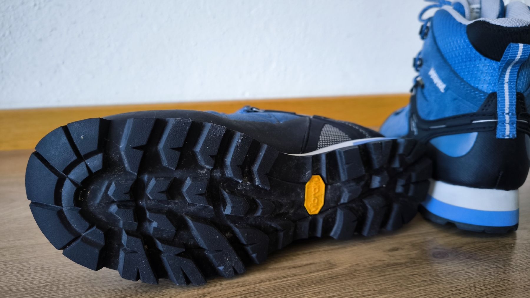 Meindl Scarpe da donna: Meindl Goretex Wanderschuhe 38 - fast neu – Nuovo (secondo la descrizione) da Ebikon venduto da brombomboli 1