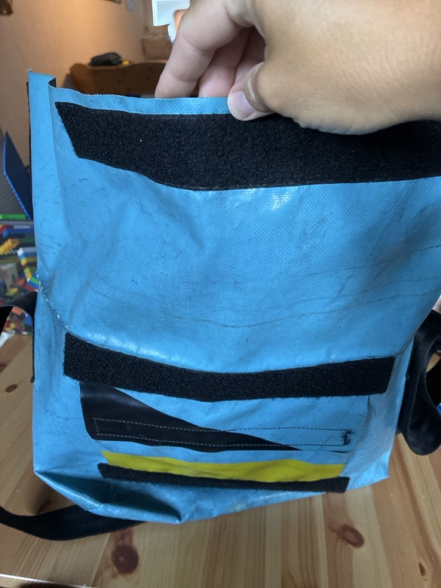 Freitag Borse: Freitag Tasche blau mit Loch – Usato da Mitlödi venduto da meyer-sabrina 6