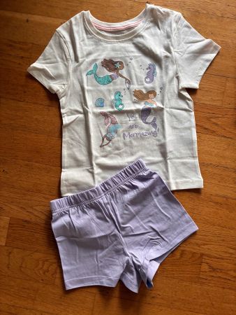 Tolles Pyjama Gr. 122, Neu