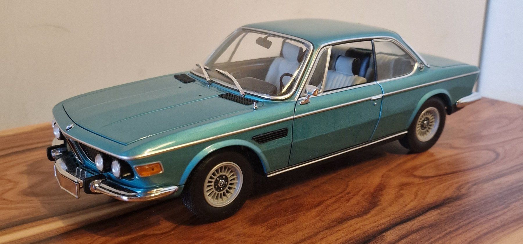 BMW Modellini d'auto: Minichamps 1:18 BMW 3.0 csi 1972 – Usato da Rüti b. Büren venduto da tempo50