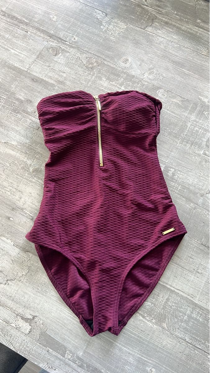 Badekleider & Bikinis: Badeanzug, Grösse 38 – Gebraucht aus Niederhelfenschwil von tab_xlc7