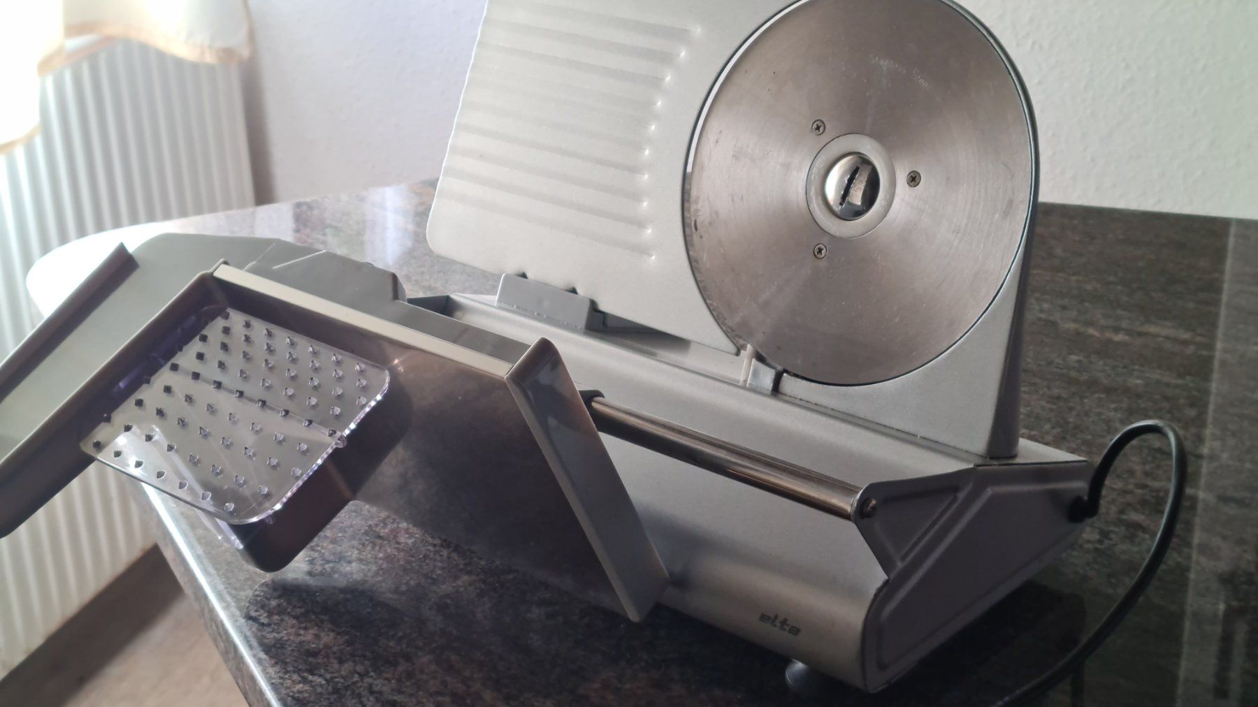 Elettrodomestici da cucina: Aufschnittmaschine – Usato da Au SG venduto da fiat27